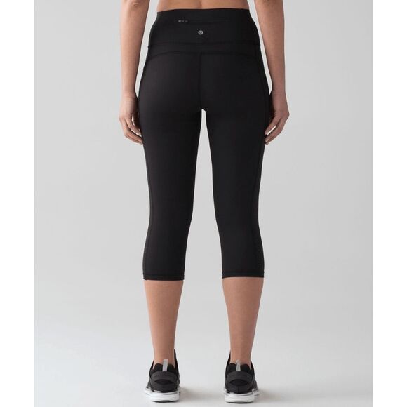 286- EUC Size 6 Lululemon Mind Over Miles Crop - Picture 2 of 3